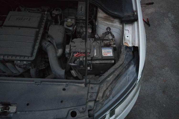Used Volkswagen Santana 2018 1.5L Manual Fashion Edition Engine Bay Left