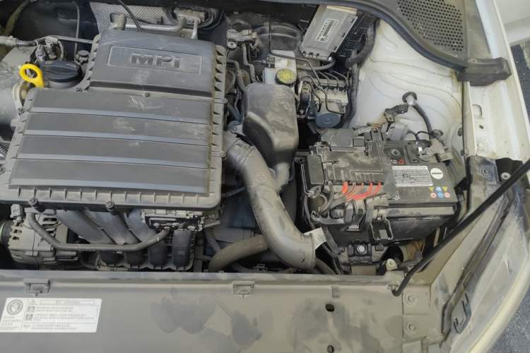Used Volkswagen Santana 2018 1.5L Manual Comfort Edition Engine Bay Left