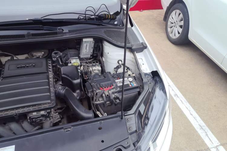 Used Volkswagen Santana 2018 1.5L Manual Fashion Edition Engine Bay Left