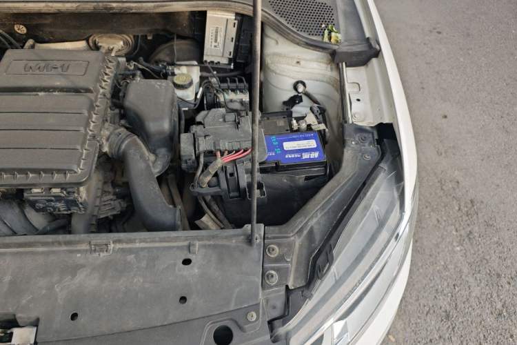 Used Volkswagen Santana 2018 1.5L Manual Fashion Edition Engine Bay Left