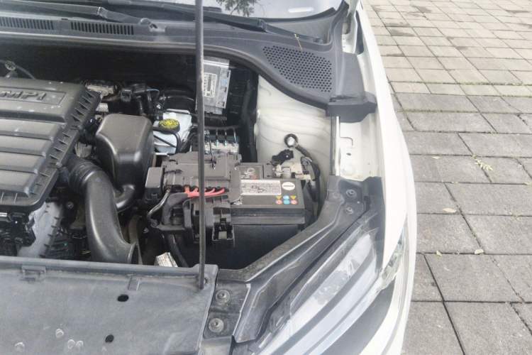 Used Volkswagen Santana 2018 1.5L Manual Fashion Edition Engine Bay Left