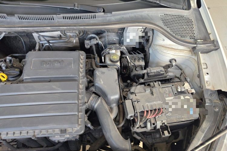 Used Volkswagen Santana 2018 1.5L Automatic Fashion Edition Engine Bay Left