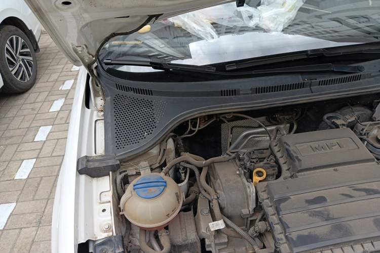 Used Volkswagen Santana 2018 1.5L Automatic Fashion Edition Engine Bay Right