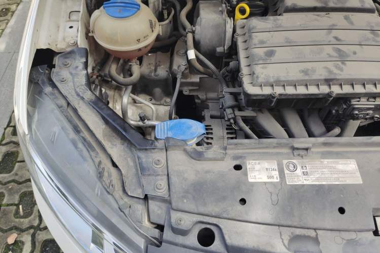 Used Volkswagen Santana 2018 1.5L Manual Fashion Edition Engine Bay Right