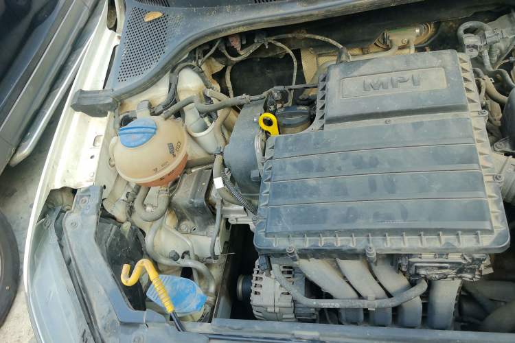 Used Volkswagen Santana 2018 1.5L Manual Fashion Edition Engine Bay Right