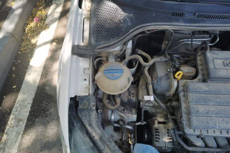 Used Volkswagen Santana 2018 1.5L Automatic Fashion Edition Engine Bay Right