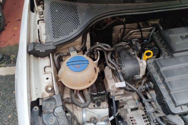 Used Volkswagen Santana 2018 1.5L Manual Comfort Edition Engine Bay Right