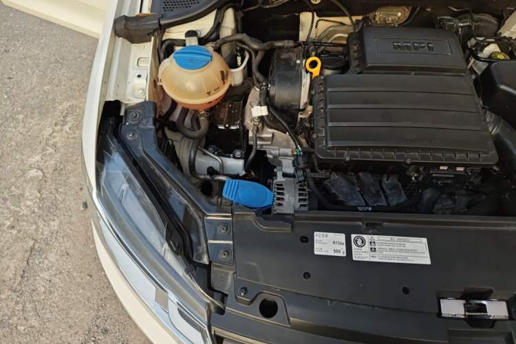 Used Volkswagen Santana 2018 1.5L Automatic Fashion Edition Engine Bay Right