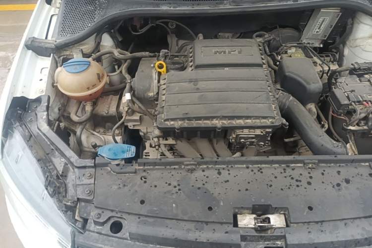 Used Volkswagen Santana 2018 1.5L Automatic Fashion Edition Engine Bay Right