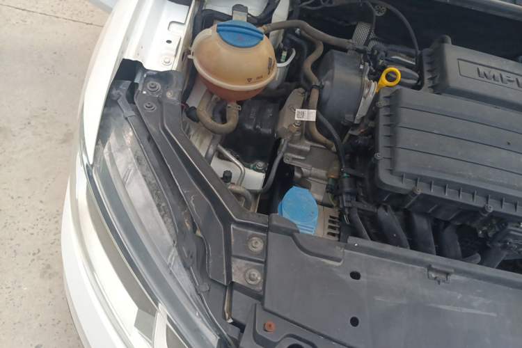Used Volkswagen Santana 2018 1.5L Manual Fashion Edition Engine Bay Right