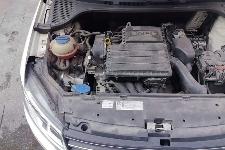 Used Volkswagen Santana 2018 1.5L Manual Comfort Edition Engine Bay Right