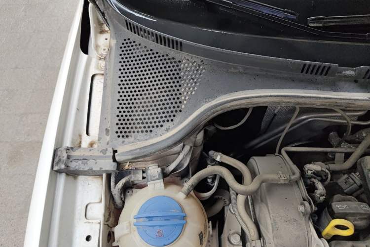 Used Volkswagen Santana 2018 1.5L Manual Fashion Edition Engine Bay Right