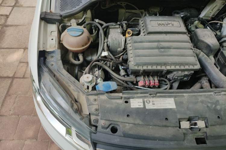 Used Volkswagen Santana 2018 1.5L Automatic Fashion Edition Engine Bay Right