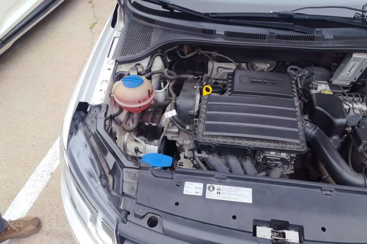 Used Volkswagen Santana 2018 1.5L Manual Fashion Edition Engine Bay Right