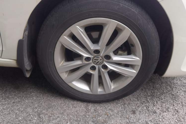 Used Volkswagen Santana 2018 1.5L Automatic Comfort Edition Exterior 1