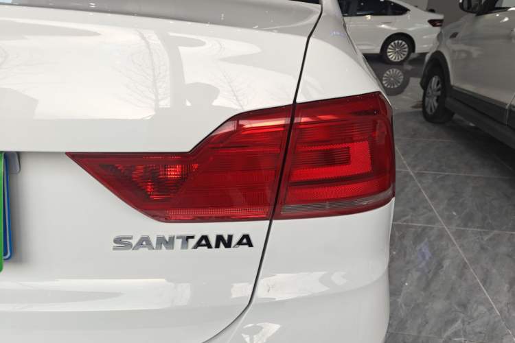 Used Volkswagen Santana 2018 1.5L Automatic Comfort Edition Exterior 3