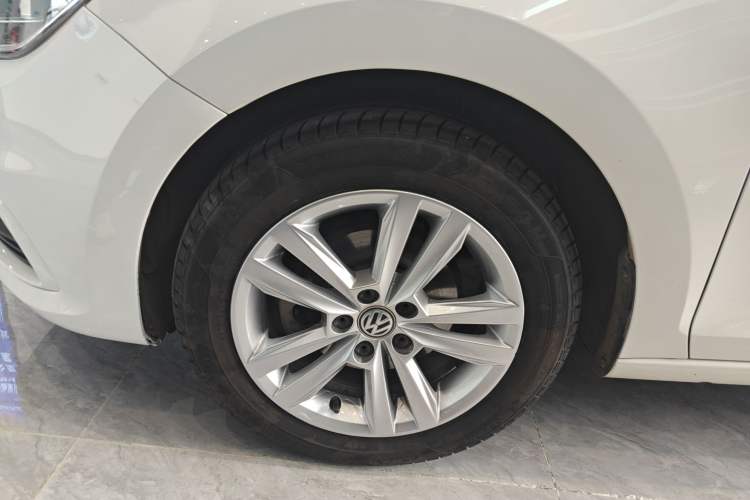 Used Volkswagen Santana 2018 1.5L Automatic Comfort Edition Exterior 4