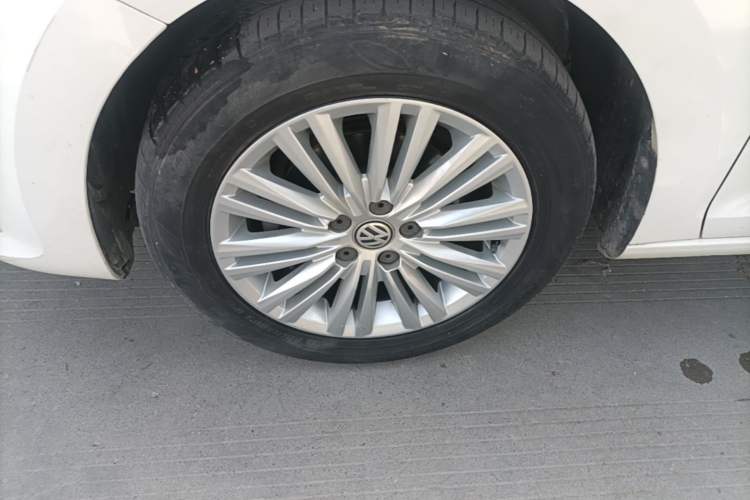 Used Volkswagen Santana 2018 1.5L Automatic Comfort Edition Exterior 4