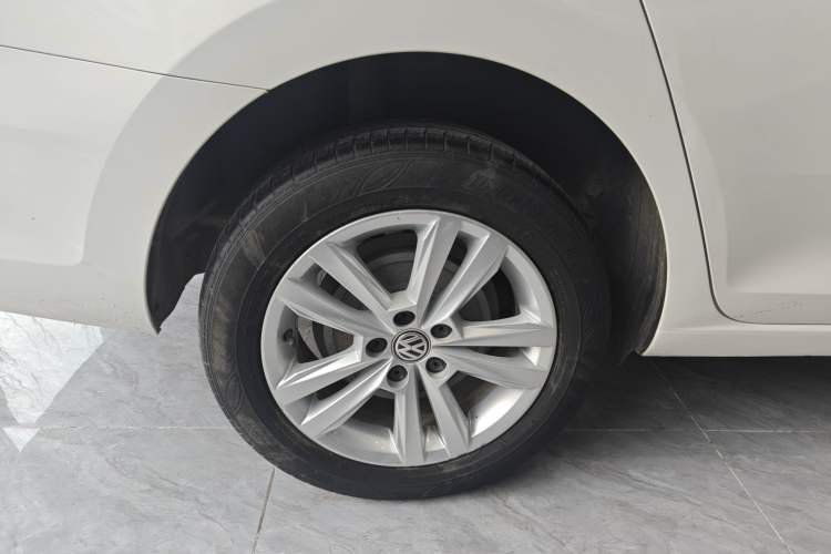 Used Volkswagen Santana 2018 1.5L Automatic Comfort Edition Exterior 5