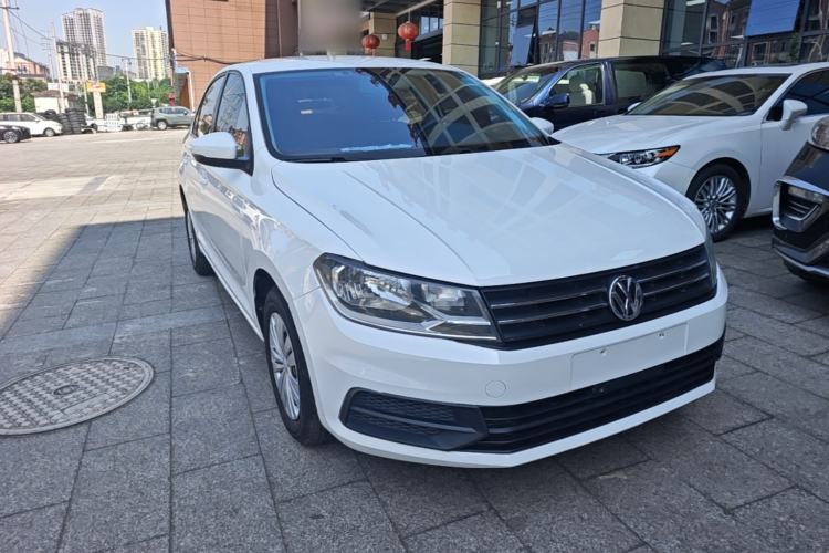 Used Volkswagen Santana 2018 1.5L Manual Fashion Edition Front Right 45 Deg