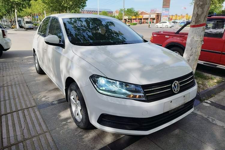 Used Volkswagen Santana 2018 1.5L Manual Fashion Edition Front Right 45 Deg