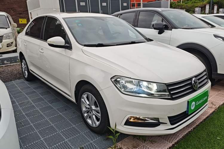 Used Volkswagen Santana 2018 1.5L Automatic Comfort Edition Front Right 45 Deg