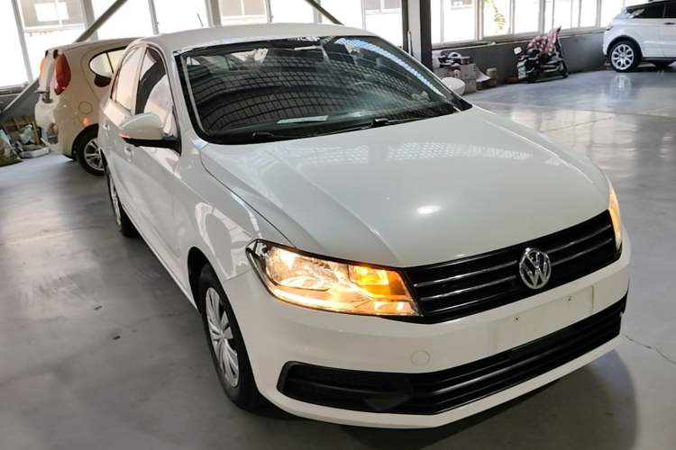 Used Volkswagen Santana 2018 1.5L Automatic Fashion Edition Front Right 45 Deg