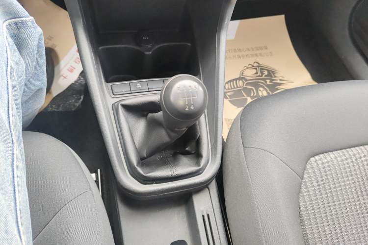 Used Volkswagen Santana 2018 1.5L Manual Fashion Edition Gear Lever