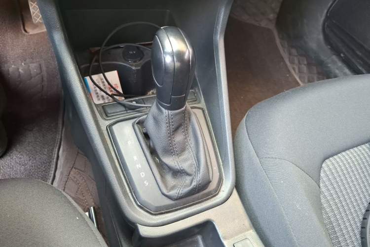 Used Volkswagen Santana 2018 1.5L Automatic Fashion Edition Gear Lever