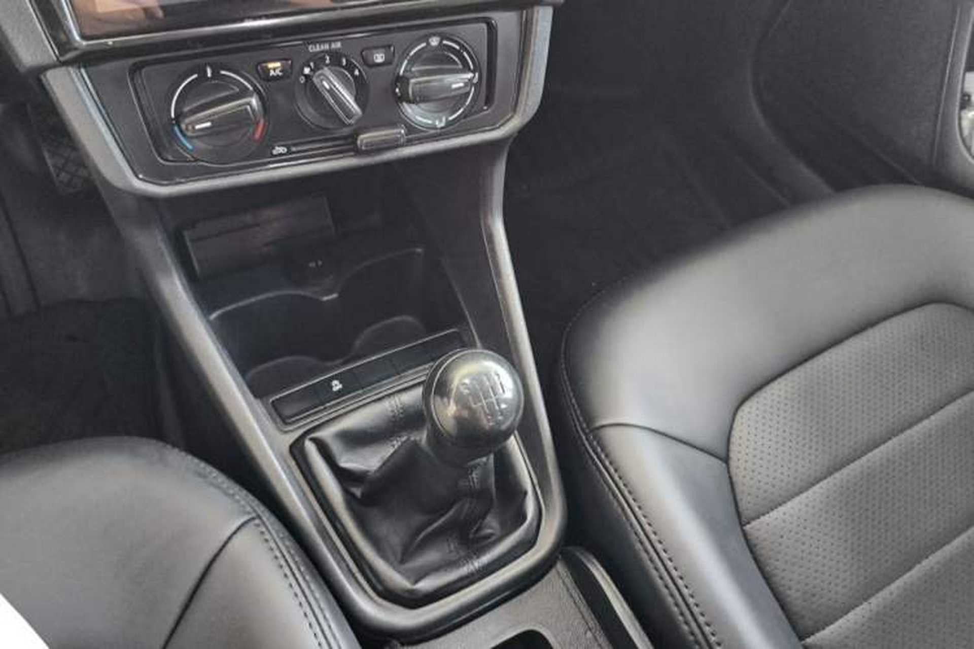 Used Volkswagen Santana 2018 1.5L Manual Fashion Edition Gear Lever