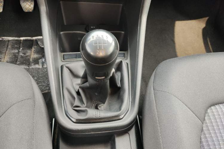 Used Volkswagen Santana 2018 1.5L Manual Fashion Edition Gear Lever