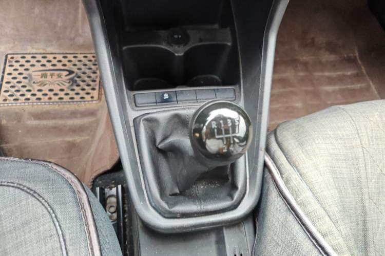 Used Volkswagen Santana 2018 1.5L Manual Fashion Edition Gear Lever