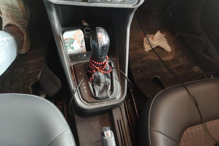 Used Volkswagen Santana 2018 1.5L Automatic Comfort Edition Gear Lever