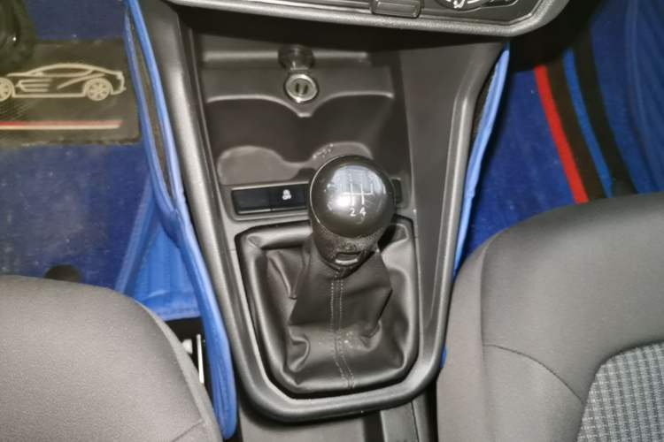 Used Volkswagen Santana 2018 1.5L Manual Fashion Edition Gear Lever