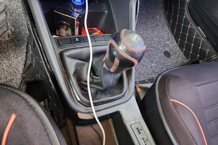 Used Volkswagen Santana 2018 1.5L Manual Fashion Edition Gear Lever