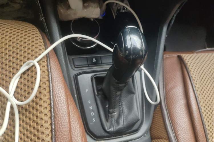 Used Volkswagen Santana 2018 1.5L Automatic Fashion Edition Gear Lever