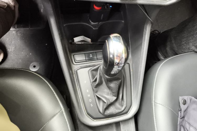 Used Volkswagen Santana 2018 1.5L Automatic Comfort Edition Gear Lever