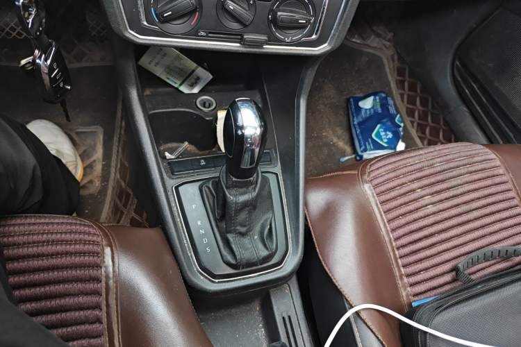 Used Volkswagen Santana 2018 1.5L Automatic Comfort Edition Gear Lever