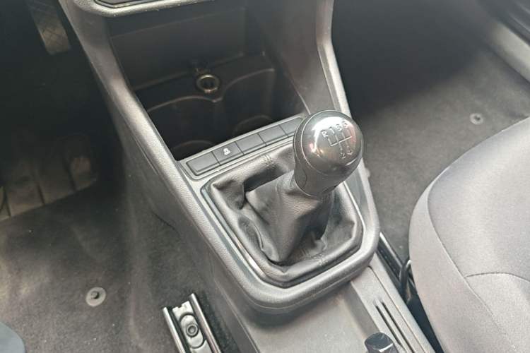 Used Volkswagen Santana 2018 1.5L Manual Fashion Edition Gear Lever