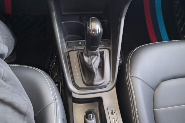Used Volkswagen Santana 2018 1.5L Automatic Fashion Edition Gear Lever