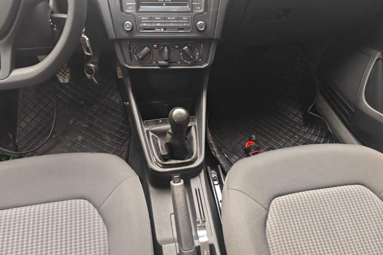Used Volkswagen Santana 2018 1.5L Manual Fashion Edition Gear Lever