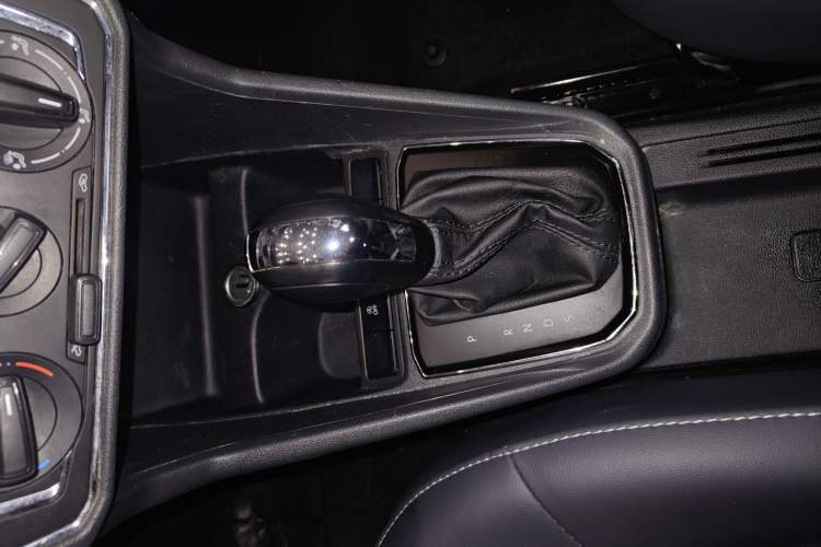 Used Volkswagen Santana 2018 1.5L Automatic Comfort Edition Gear Lever