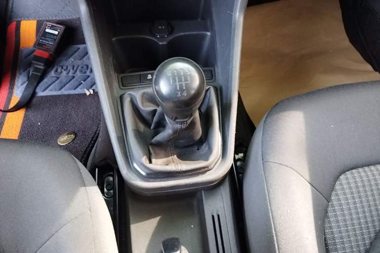 Used Volkswagen Santana 2018 1.5L Manual Fashion Edition Gear Lever
