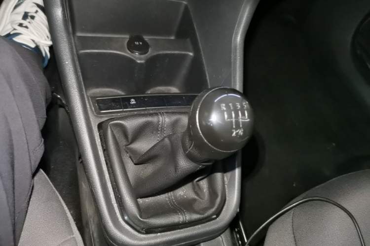 Used Volkswagen Santana 2018 1.5L Manual Fashion Edition Gear Lever