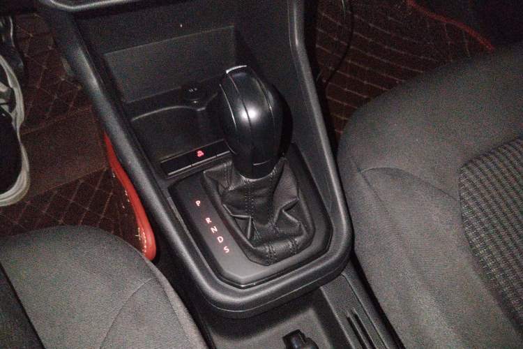 Used Volkswagen Santana 2018 1.5L Automatic Fashion Edition Gear Lever
