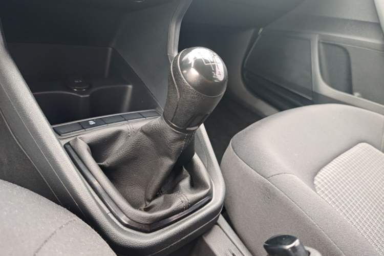 Used Volkswagen Santana 2018 1.5L Manual Fashion Edition Gear Lever