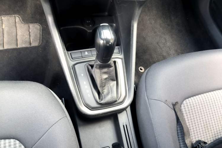 Used Volkswagen Santana 2018 1.5L Automatic Fashion Edition Gear Lever
