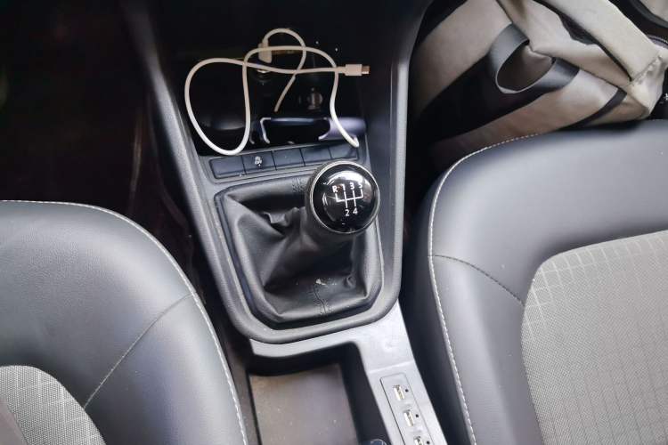 Used Volkswagen Santana 2018 1.5L Manual Comfort Edition Gear Lever