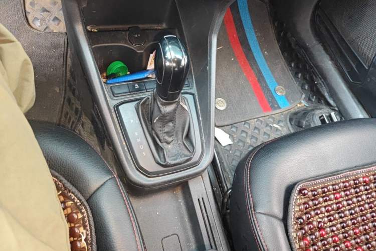 Used Volkswagen Santana 2018 1.5L Automatic Fashion Edition Gear Lever
