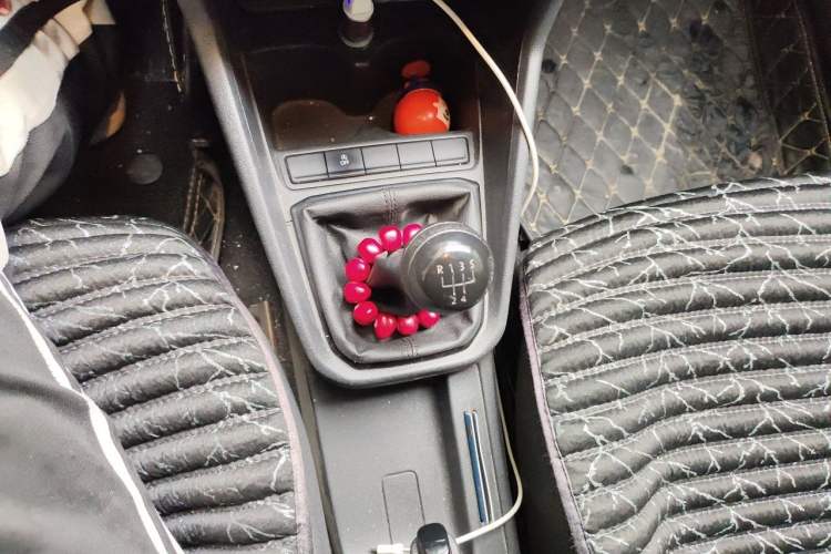 Used Volkswagen Santana 2018 1.5L Manual Fashion Edition Gear Lever